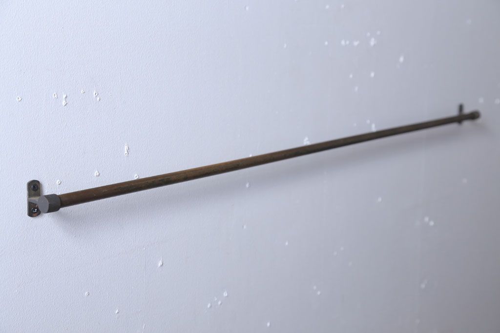 アンティーク雑貨　ビンテージ　シンプルでレトロな古いカーテンレール