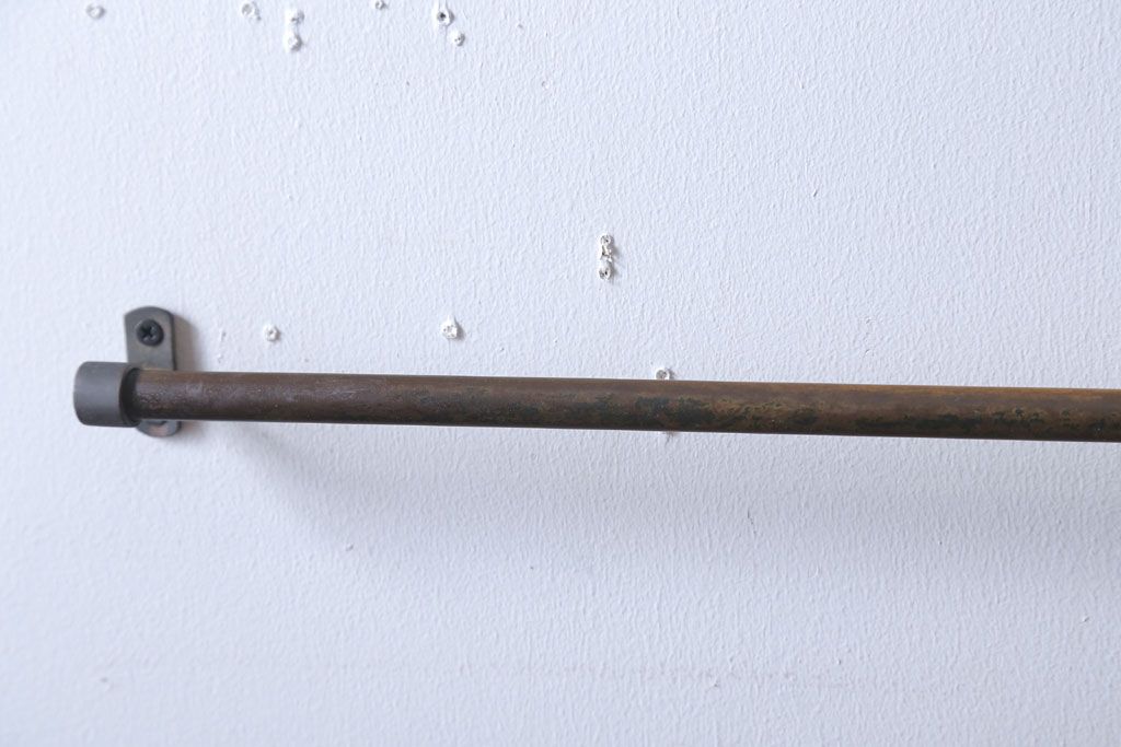 アンティーク雑貨　ビンテージ　シンプルでレトロな古いカーテンレール