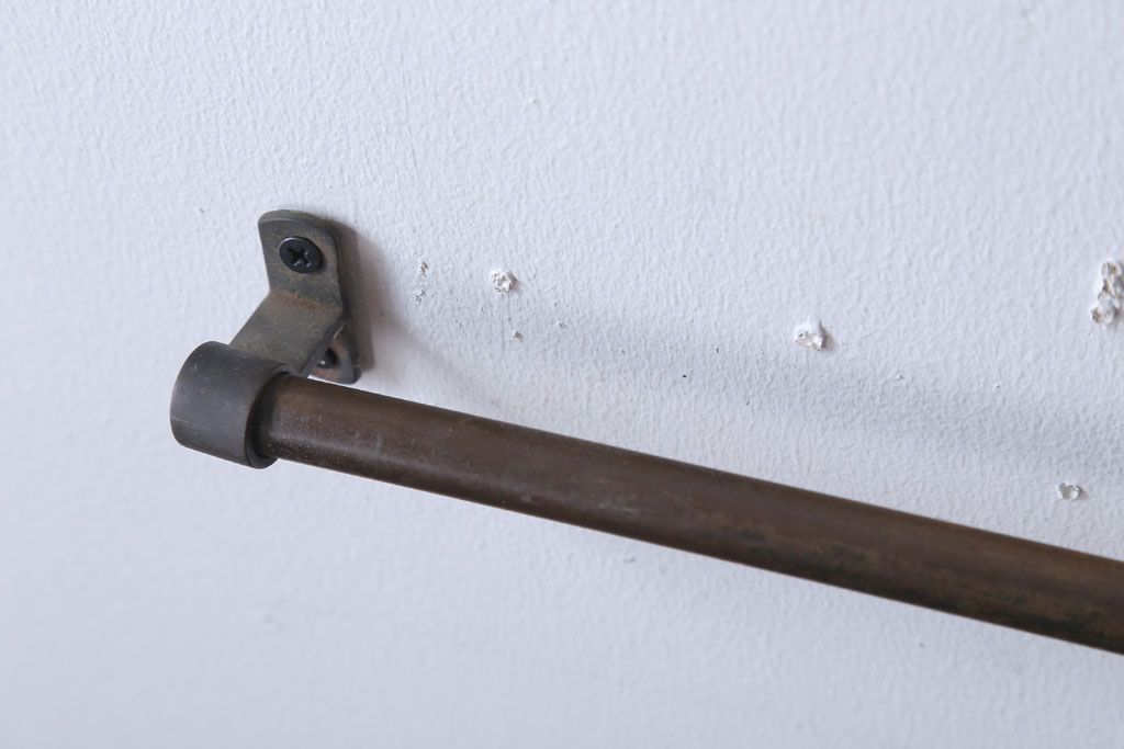 アンティーク雑貨　ビンテージ　シンプルでレトロな古いカーテンレール