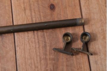 アンティーク雑貨　ビンテージ　シンプルでレトロな古いカーテンレール