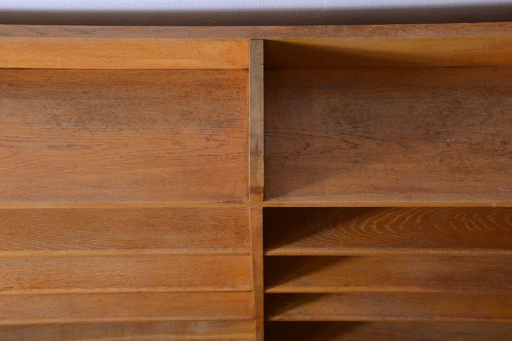 レトロ家具　昭和レトロ　大きなサイズ!厚手のナラ製アンティーク本棚