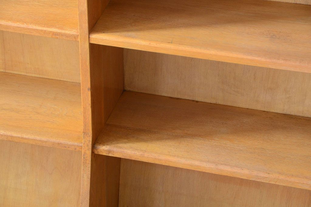 レトロ家具　昭和レトロ　大きなサイズ!厚手のナラ製アンティーク本棚