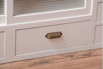 アンティーク家具　アンティークペイント　ネームプレート付きモールガラス戸棚