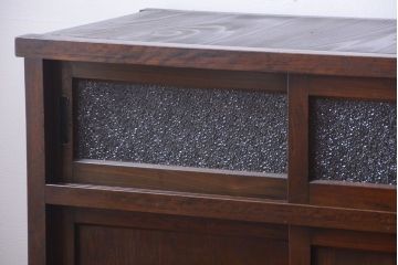 アンティーク家具　和製アンティーク　引き出し5杯付き!古い木のデザインガラス戸収納棚