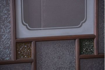 大正ロマン　当時物色ガラス入り!幾何学模様のアンティーク引き戸