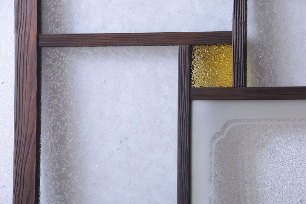 大正ロマン　当時物色ガラス入り!幾何学模様のアンティーク引き戸