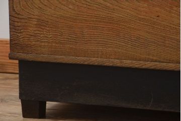 アンティーク家具　和製アンティーク　脚付き!古い木の小ぶりな縦型ガラスケース