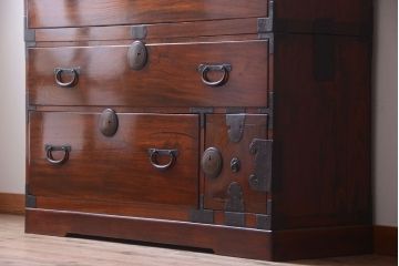 アンティーク家具　古民具・骨董　前面欅材!上品な二段重ねアンティーク衣装箪笥