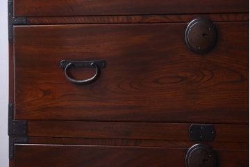 アンティーク家具　古民具・骨董　前面欅材!上品な二段重ねアンティーク衣装箪笥