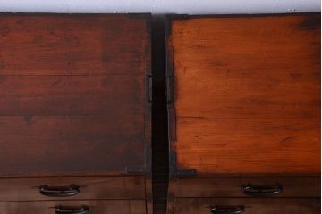 アンティーク家具　古民具・骨董　前面欅材!上品な二段重ねアンティーク衣装箪笥