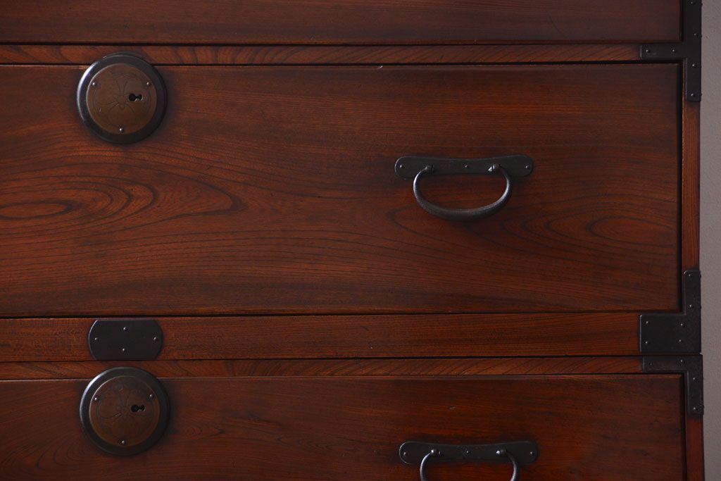 アンティーク家具　古民具・骨董　前面欅材!上品な二段重ねアンティーク衣装箪笥