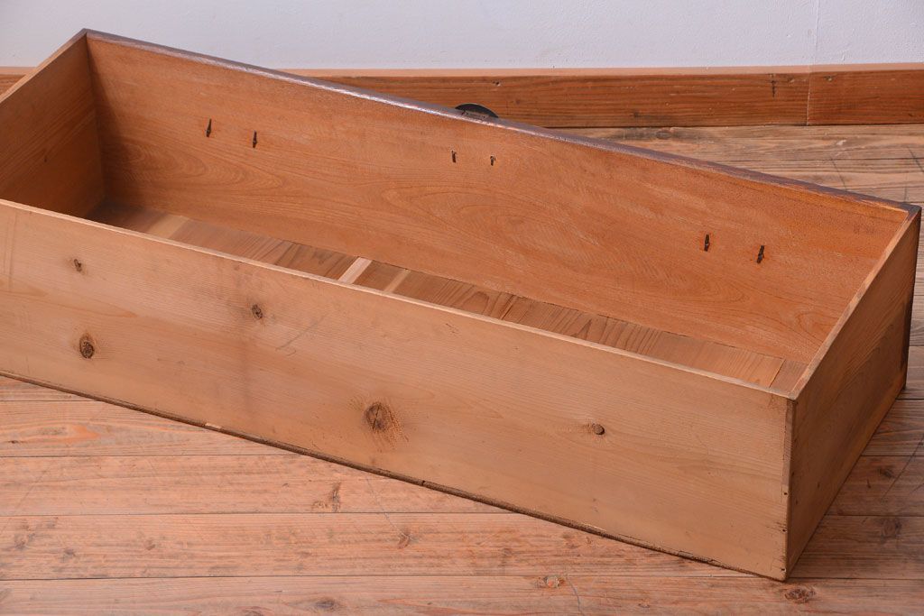 アンティーク家具　古民具・骨董　前面欅材!上品な二段重ねアンティーク衣装箪笥