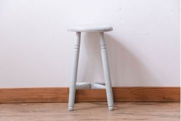 アンティーク家具　アンティークペイント　フレンチグレーのかわいいスツール