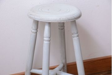 アンティーク家具　アンティークペイント　フレンチグレーのかわいいスツール