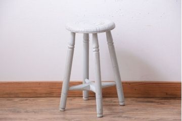 アンティーク家具　アンティークペイント　フレンチグレーのかわいいスツール