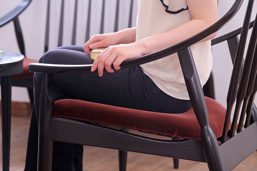 ヴィンテージ家具　 ビンテージ　モダンな木製フレームシングルソファ(1人掛け)