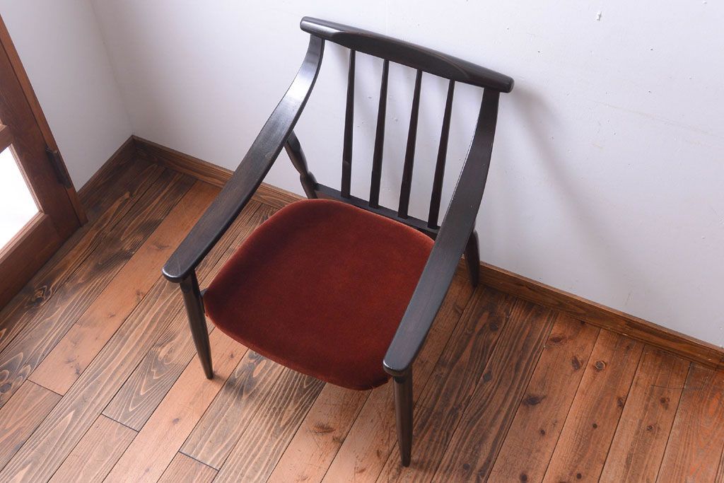 ヴィンテージ家具　 ビンテージ　モダンな木製フレームシングルソファ(1人掛け)