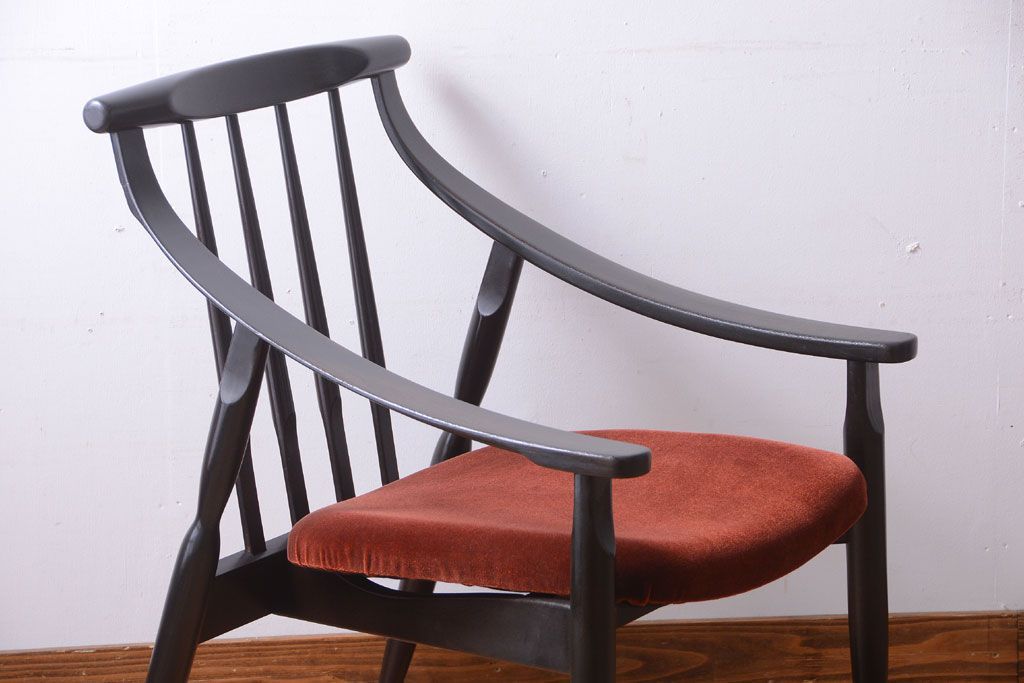 ヴィンテージ家具　 ビンテージ　モダンな木製フレームシングルソファ(1人掛け)