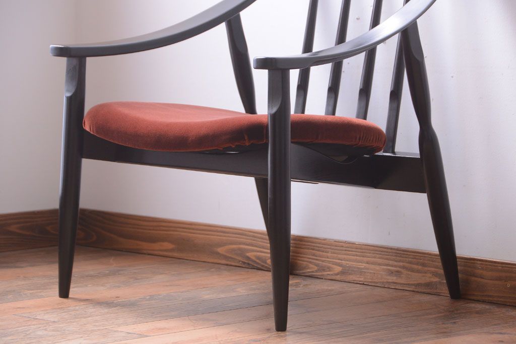 ヴィンテージ家具　 ビンテージ　モダンな木製フレームシングルソファ(1人掛け)