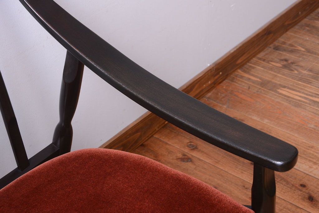 ヴィンテージ家具　 ビンテージ　モダンな木製フレームシングルソファ(1人掛け)