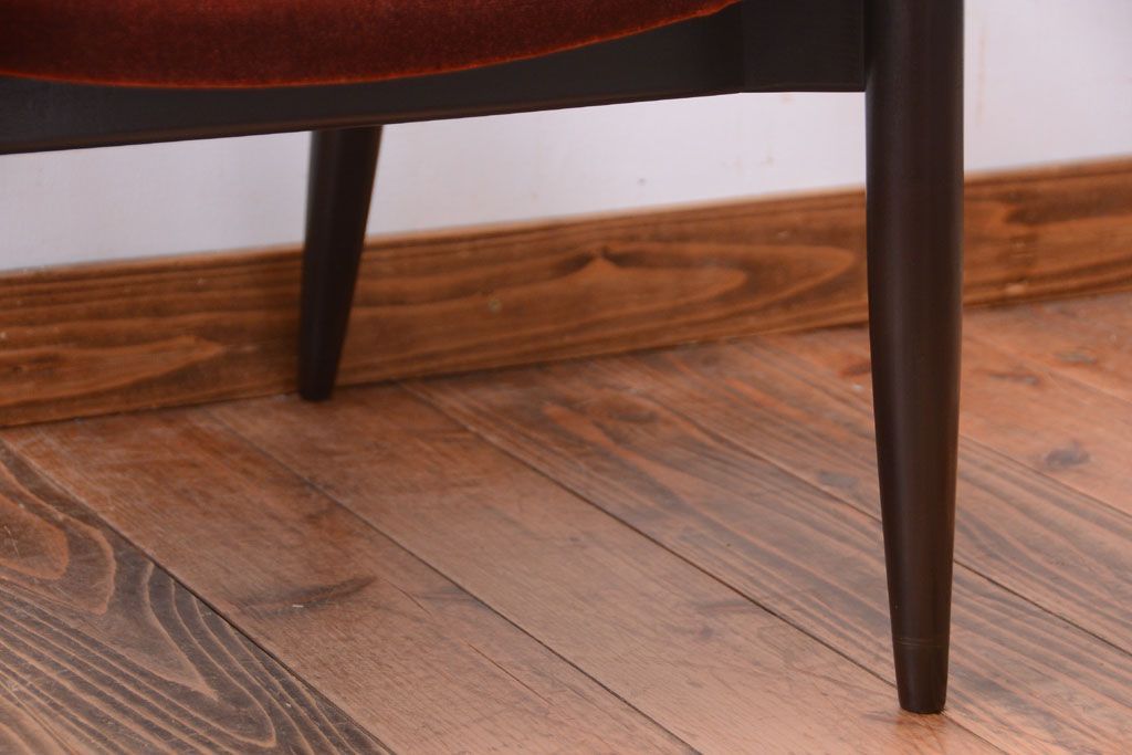 ヴィンテージ家具　 ビンテージ　モダンな木製フレームシングルソファ(1人掛け)