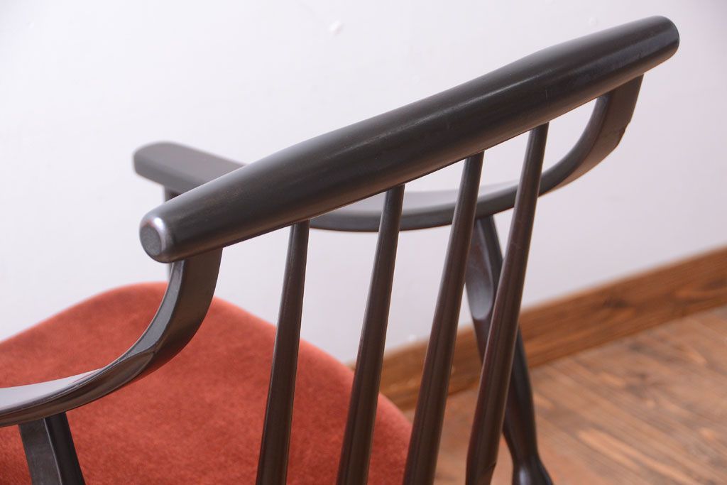 ヴィンテージ家具　 ビンテージ　モダンな木製フレームシングルソファ(1人掛け)