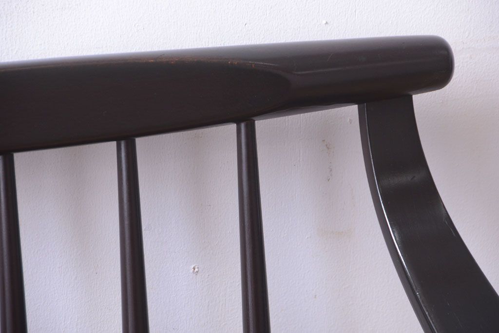 ヴィンテージ家具　ビンテージ　モダンな木製フレームラブソファ(2人掛け)