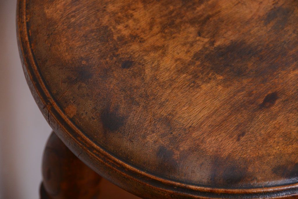 アンティーク家具　アンティーク　古い木のおしゃれでシャビーな丸スツール(1)