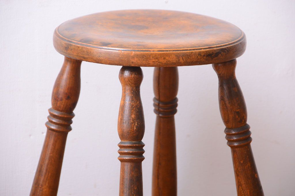 アンティーク家具　アンティーク　古い木のおしゃれでシャビーな丸スツール(1)