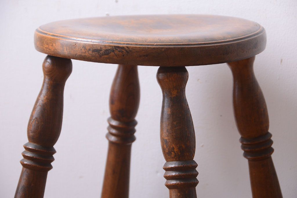 アンティーク家具　アンティーク　古い木のおしゃれでシャビーな丸スツール(1)