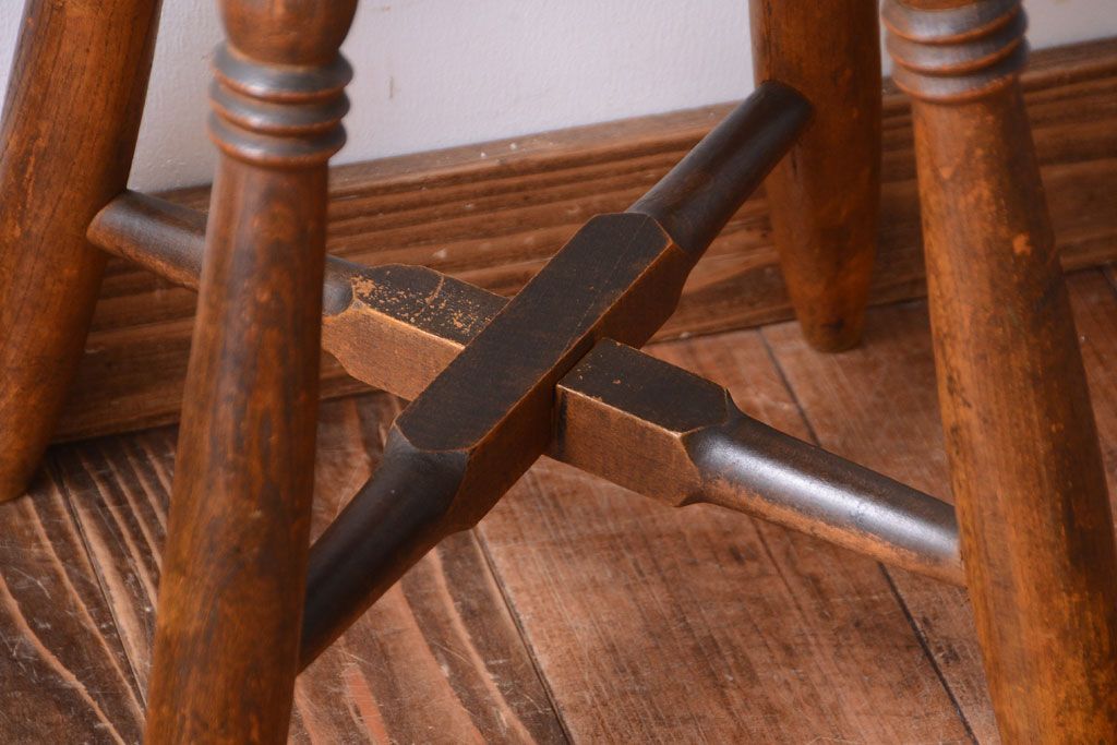 アンティーク家具　アンティーク　古い木のおしゃれでシャビーな丸スツール(1)