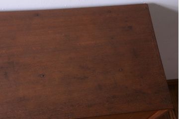 アンティーク家具　和製アンティーク　シンプルな脚付き収納棚(下駄箱)