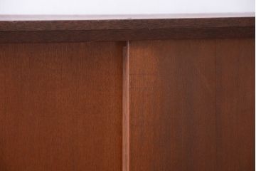 アンティーク家具　和製アンティーク　シンプルな脚付き収納棚(下駄箱)