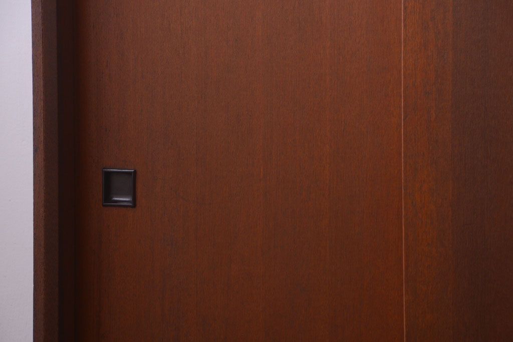 アンティーク家具　和製アンティーク　シンプルな脚付き収納棚(下駄箱)