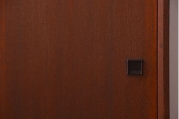 アンティーク家具　和製アンティーク　シンプルな脚付き収納棚(下駄箱)