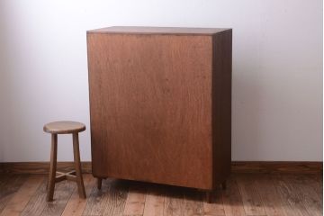 アンティーク家具　和製アンティーク　シンプルな脚付き収納棚(下駄箱)