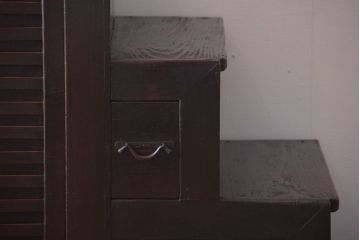 アンティーク家具　古民具・骨董　明治期　古い木の味わい深い薄型重ね階段箪笥