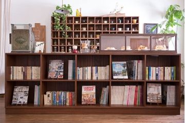 レトロ家具　昭和レトロ　大きな横型アンティークマス目棚(収納棚、飾り棚)
