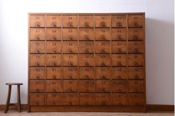 レトロ家具　昭和レトロ　大きなパタパタ収納棚(マス目棚・ロッカー)