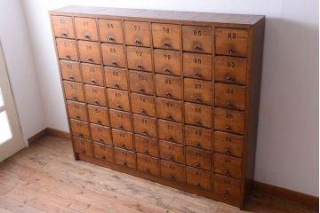 レトロ家具　昭和レトロ　大きなパタパタ収納棚(マス目棚・ロッカー)