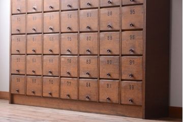 レトロ家具　昭和レトロ　大きなパタパタ収納棚(マス目棚・ロッカー)