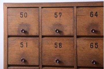 レトロ家具　昭和レトロ　大きなパタパタ収納棚(マス目棚・ロッカー)