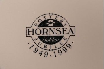 アンティーク雑貨　イギリスビンテージ　HORNSEA(ホーンジー)　Golden Jubilee(ゴールデンジュビリー)シリーズ　カップ&ソーサー3客・シュガーセット