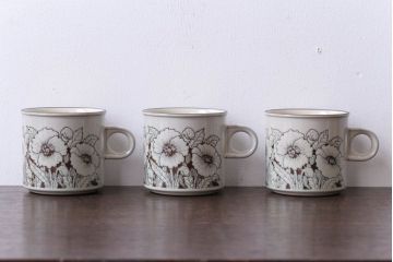 アンティーク雑貨　イギリスビンテージ　HORNSEA(ホーンジー)　Cornrose(コーンローズ)シリーズ　マグカップ3つセット