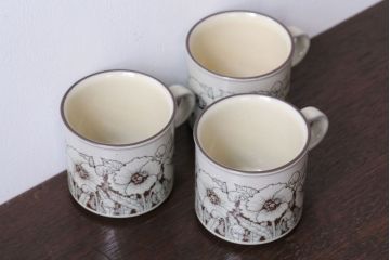 アンティーク雑貨　イギリスビンテージ　HORNSEA(ホーンジー)　Cornrose(コーンローズ)シリーズ　マグカップ3つセット