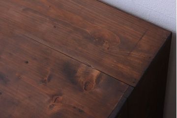 レトロ家具　和製アンティーク　3種のレトロガラス入り!古い木製の引き戸収納棚(下駄箱)