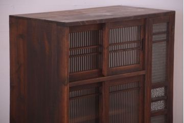レトロ家具　和製アンティーク　3種のレトロガラス入り!古い木製の引き戸収納棚(下駄箱)