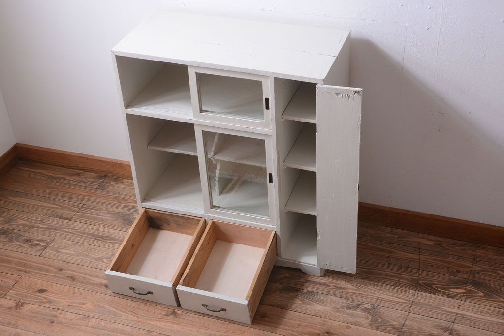 アンティーク家具　アンティークペイント　気泡ガラス入り!小振りな収納棚(下駄箱)