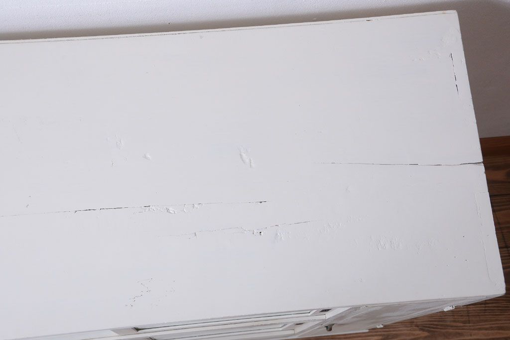 アンティーク家具　アンティークペイント　気泡ガラス入り!小振りな収納棚(下駄箱)