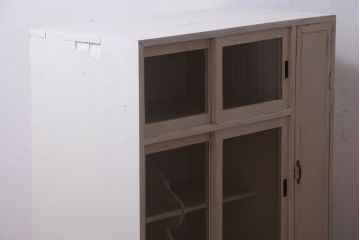 アンティーク家具　アンティークペイント　気泡ガラス入り!小振りな収納棚(下駄箱)